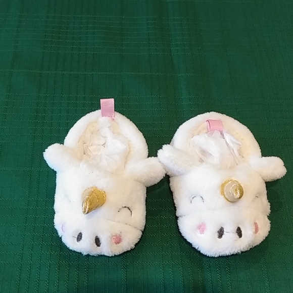Sleepy Time White and Gold Unicorn Slippers - Picture 2 of 8